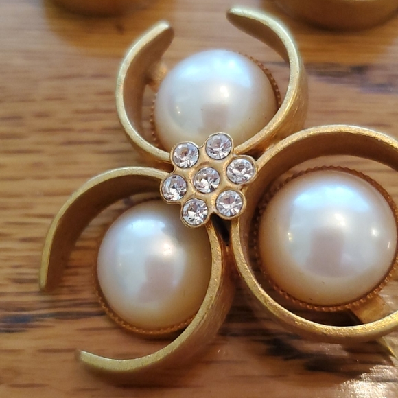 Vintage earrings and brooch - Picture 2 of 4